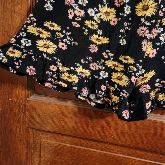 Floral Romper - Picture 3 of 6